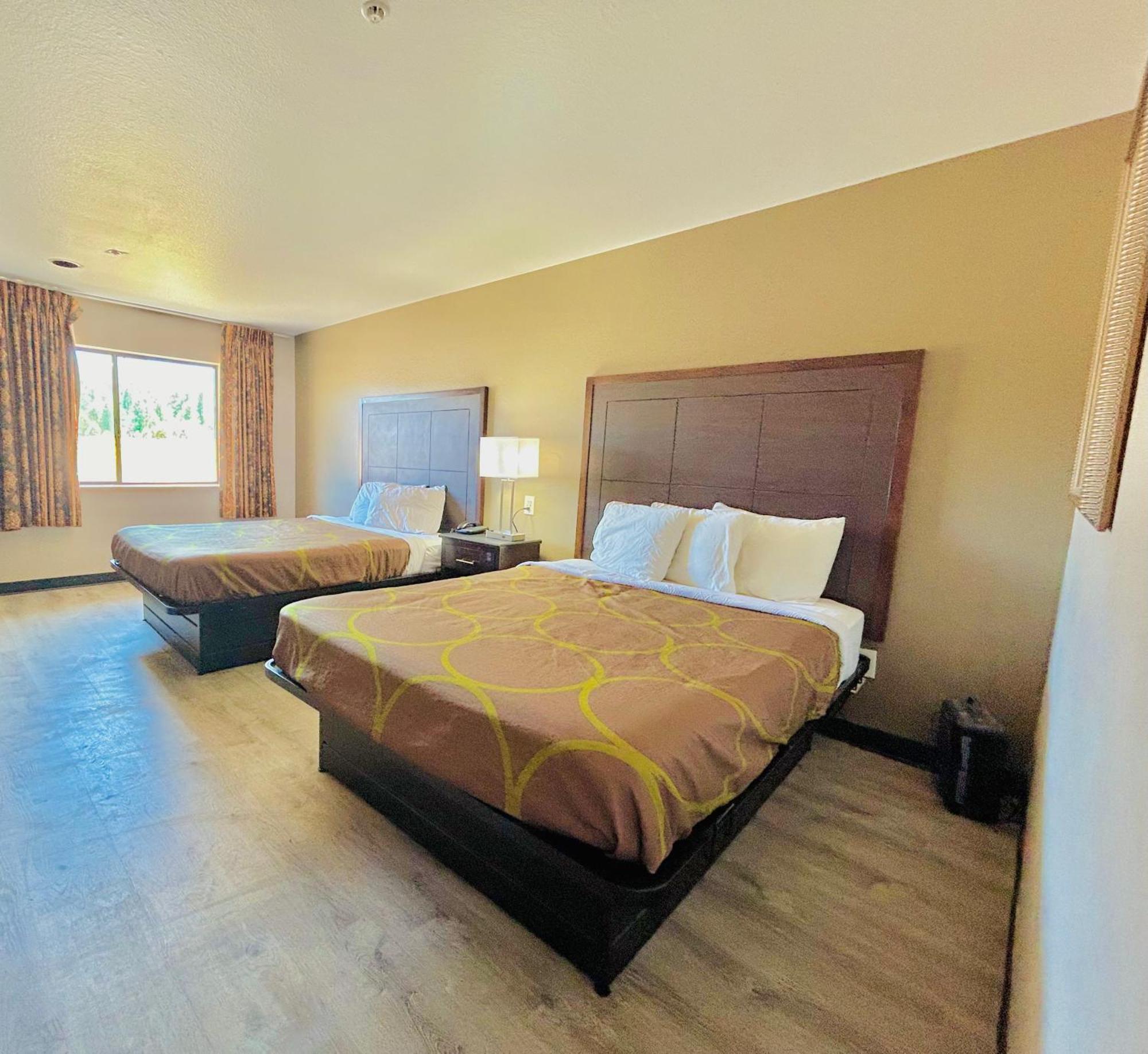 Super 8 By Wyndham Williams West Route 66 - Grand Canyon Area Экстерьер фото